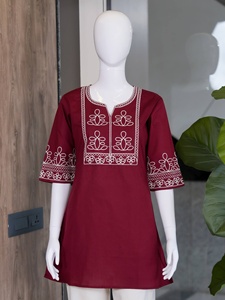 Ensemble Kurti en coton brodé marron pour femmes avec pantalon blanc, style décontracté ample, style indien pakistanais, à porter toute l'année - Product Image 4