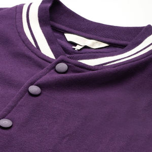 เสื้อแจ็คเก็ตบอมเบอร์ทรงสลิมฟิตแบบครอปสำหรับผู้หญิง ฤดูใบไม้ร่วง ฤดูหนาว แต่งขอบผ้าริบลายทาง เสื้อแจ็คเก็ตวาร์ซิตี้เรียบง่าย สกรีนโลโก้ได้ตามต้องการ เสื้อแจ็คเก็ตเลตเตอร์แมนแบบเรียบ - Product Image 4