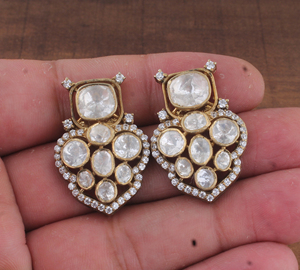 Boucles d'oreilles pendantes vintage en moissanite plaquée or de luxe, style victorien traditionnel, moissanite non taillée, bijoux de haute qualité - Product Image 4
