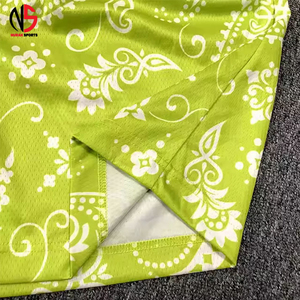 Shorts de sport pour homme, tendance, respirants, extensibles, séchage rapide, en toile, taille haute, logo personnalisé sur le devant, pour la course à pied et la gym chez NURAK - Product Image 4