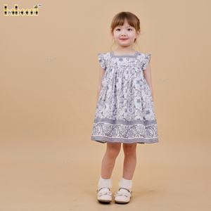 ชุดเดรสลายดอกไม้สไตล์คันไซทรงเอไลน์สำหรับเด็ก ผ้าฝ้าย 100% ตกแต่งด้วยมือแบบสม็อค เป็นมิตรต่อสิ่งแวดล้อม ODM - DR4536 - Product Image 4