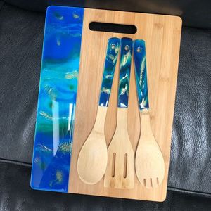 Planche à découper en résine naturelle et en bois, surface de découpe pour la cuisine, plateau de service pour la préparation des aliments, fait main, décoratif, durable - Product Image 1