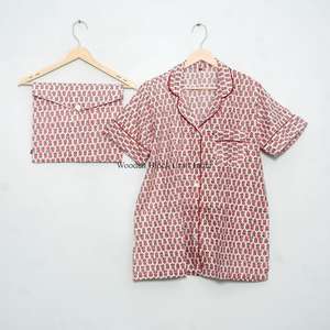 Conjunto de Pijama Corto de Verano para Mujer, Estampado a Mano, Algodón, Ropa de Dormir Suave con Característica Térmica, Hecho a Mano para Mujeres - Product Image 1