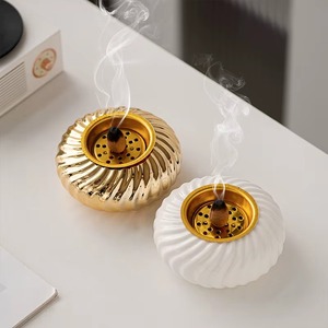 Ensemble de brûleurs d'encens en céramique incroyablement élégant, design coquille blanche et dorée, décoration aromathérapie, utilisation toute saison - Product Image 1