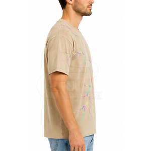 Camiseta de Algodón Oversize Moderna para Hombre con Estampado Gráfico Reflectante, Top de Moda Inspirado para Atuendos Casuales Diarios - Product Image 5