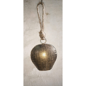Campanas de vaca rústicas hechas a mano para Navidad, campana de metal vintage colgante con cuerda de yute para decoración de coronas navideñas de granja. - Product Image 2
