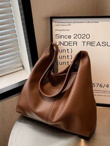 Handmade Leather Shoulder <b>Bag</b> Fashionable Crossbody <b>Sling</b> <b>Bag</b> for Women - Product Image 3
