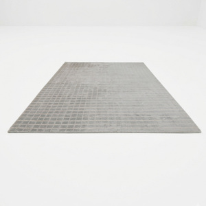 Tapis gris clair ivoire en laine à motif quadrillé, antidérapant, écologique, tufté à la main, texturé, géométrique, pour salon - Product Image 2