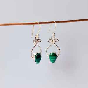 ต่างหูมรกตทรงลูกแพร์ ชุบทอง เงินสเตอร์ลิง งานแฮนด์เมด สำหรับผู้หญิง ของขวัญวันครบรอบสุดหรู - Product Image 5