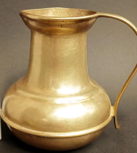 Pichet à eau vintage en métal doré avec poignée et bec verseur – Carafe durable pour cadeaux, meilleure qualité pour mariage, table et décoration intérieure - Product Image 2