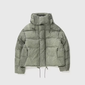 ALLIGNED INDUSTRY Manteau matelassé décontracté pour homme, couleur unie, à capuche, beige, avec fermeture éclair sur le devant, coupe droite ou ajustée - Product Image 1