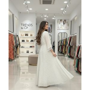 Robes longues de style pakistanais pour femmes, tendances CP |   Caftan Abaya élégant brodé d'or avec ceinture pour femmes, style modeste - Product Image 4