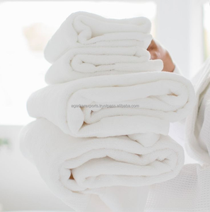 Durable 400 GSM Cotton Hospital Bath Towels Lightweight Soft Quick Dry Fabric Medical Rehab OEM Supplier - Product Image 3