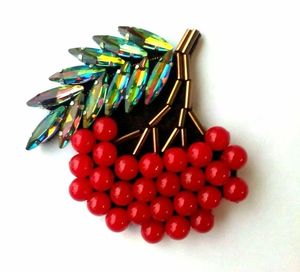 Broche Bordado con Cuentas de Inspiración Vintage, Pin Decorativo Hecho a Mano para Mujeres y Niñas - Product Image 4