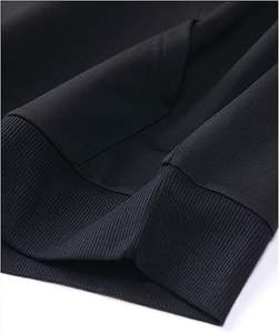 ชุดจ็อกเกอร์ผู้ชาย 2 ชิ้น เสื้อฮู้ดลายตัวเลขและกางเกงวอร์มแบบมีเชือกผูก - Product Image 4