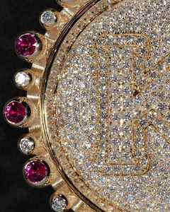 Pendentif médaillon à sertissage rond personnalisé avec diamant Moissanite et accents de rubis rouges, breloque lettre alphabet, bijoux unisexe - Product Image 5