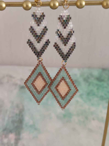 Pendientes de Mariposa Hechos a Mano con Cuentas, Modernos, para Boda, con Bordado - Product Image 4
