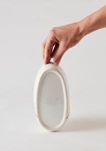 แจกันเซรามิกตกแต่งลายดอกไม้สไตล์ศิลปะ พร้อมดีไซน์โค้งมนที่เป็นเอกลักษณ์ ผิวสัมผัสนุ่มแบบด้าน และลวดลายดอกสีชมพู สำหรับตกแต่งภายในสไตล์โมเดิร์น - Product Image 5