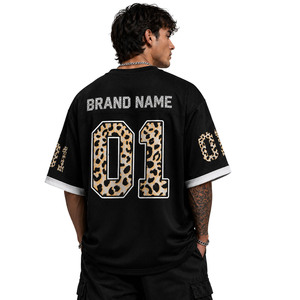 เสื้อเจอร์ซีย์อเมริกันฟุตบอลลายเสือดาวแบบกำหนดเองได้ แต่งขอบตัดกัน ทรงโอเวอร์ไซส์สำหรับทุกเพศ และเสื้อครอปท็อปผ้าตาข่ายสีดำ - Product Image 4