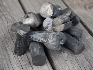 Charbon actif en bois dur de qualité supérieure - Origine Autriche, haute chaleur 4500J, faible teneur en cendres 0,3% pour usage agricole, en promotion - Product Image 5