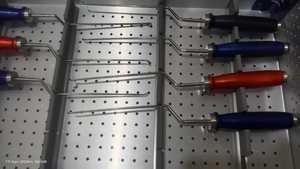 Juego de Instrumentos de Acero Inoxidable Renix International de Alta Calidad para Cirugía General de Columna Lumbar, Fuente de Alimentación Manual - Product Image 3