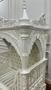 Lit bébé classique de luxe en bois massif sculpté à la main, design royal, mobilier de chambre d'enfant, fabricant de lits bébé élégants - Product Image 5