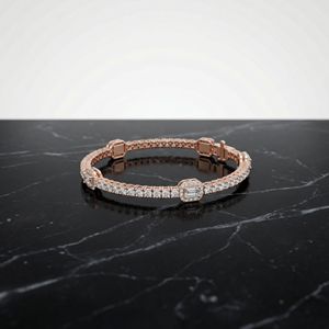 Bracelet à maillons en or géométrique pour femme, serti de diamants de laboratoire, design élégant et classique, idéal pour fiançailles, anniversaire, fête - Product Image 5