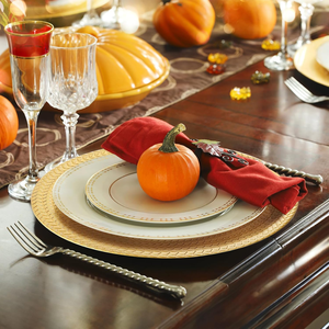 Assiette de service décorative ronde en métal doré de luxe avec motif de feuilles en relief pour mariage, table à manger, restaurant - Product Image 2