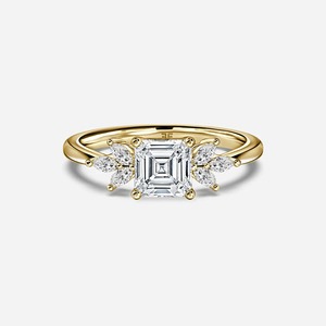 Anillo de Compromiso Floral con Diamante Cultivado en Laboratorio de Corte Asscher de 2.5CT, Oro Amarillo de 14K, Venta al Por Mayor - Product Image 3