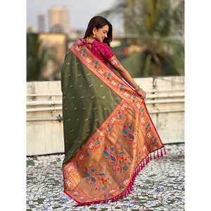 Sari Paithani de Seda Suave Verde Mehandi de Elite Weaves, Ropa India y Pakistaní, 650g - Product Image 4