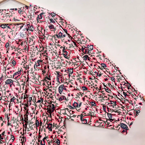 เดรสสั้นลายดอกพิมพ์ลายบล็อกด้วยมือ ผ้าฝ้าย 100% เป็นมิตรกับสิ่งแวดล้อม แต่งลูกไม้สไตล์ชิโนเซอรี ซักได้ คอวี แขนสั้น สไตล์โบฮีเมียน - Product Image 3