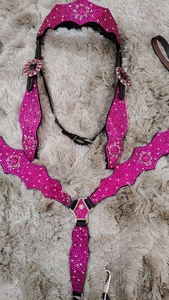 Hot Pink Rhinestone Bling Horse Tack Set Headstall Pecho Plato Cuero genuino Ligero Estacional Equipos para montar a caballo - Product Image 2