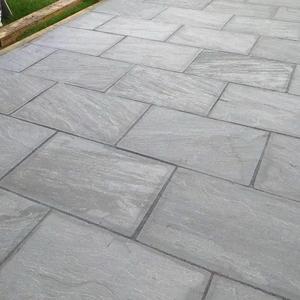 Dalles et plaques de pierre de grès gris Kandla de qualité supérieure, finition polie, design moderne, découpées sur mesure pour revêtements de sol et murs - Product Image 1