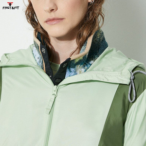 Veste d'hiver en softshell tricotée pour femme, design personnalisé professionnel, respirante, coupe-vent, équipement de sport, matelassée, imprimée - Product Image 5