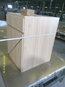 Meuble de cuisine moderne en contreplaqué BC24D1-L, design de porte en bois style panneau - Product Image 3