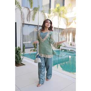 Ensemble haut et pantalon en coton imprimé pour femmes avec tunique longue brodée en dentelle Batwa XS-XL - Product Image 6