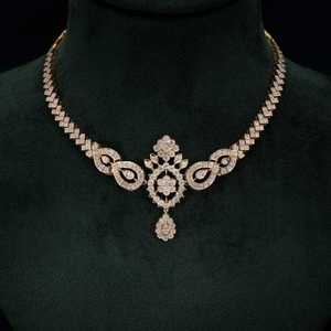 Collar de diamantes naturales con diseño floral del sur de la India en oro macizo con cadena tipo caja, elegante joya nupcial para ocasiones tradicionales. - Product Image 3