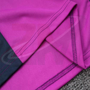 Uniforme de Fútbol Femenino de Estilo Único, Hecho a Medida, en Tela de Poliéster, Conjunto de Uniforme de Fútbol para Mujer - Product Image 3