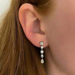 Boucles d'oreilles élégantes rondes en diamant poire, cultivées en laboratoire, certifiées IGI, couleur D E F, pureté VVS VS, en or, or rose, or blanc, argent - Product Image 6