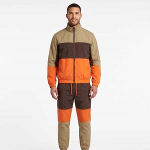 Conjunto de cortavientos de nailon personalizado para marcas de ropa urbana estadounidenses con conjunto de cortavientos de color personalizado y etiqueta privada - Product Image 1