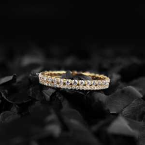 Anillo de Eternidad de Doble Hilera con Diamantes Cultivados en Laboratorio, Oro de 14K, Anillo de Boda con Garras Compartidas, Anillo Apilable a Juego para Aniversario, Joyería Hecha a Mano - Product Image 1