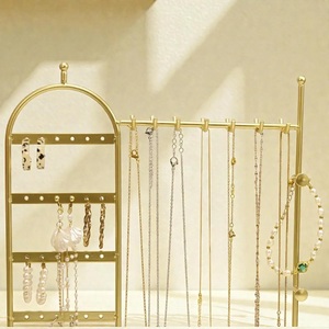 Présentoir de Luxe pour Bijoux avec Panneau à Boucles d'Oreilles, Crochets pour Colliers, Support pour Bracelets, Grande Base, Rangement Élégant pour Coiffeuse - Product Image 2