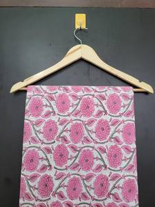 Tela de algodón india tejida a mano con estampado Mugal Butta, transpirable, ecológica, suave, ligera y ancha para costura y confección. - Product Image 3