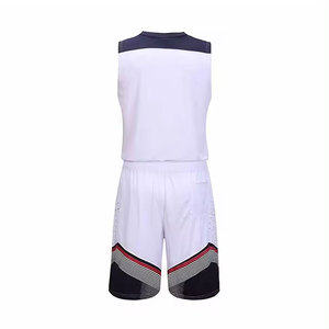 Uniforme de basket-ball en polyester 100% - Prix fabricant compétitif - Design personnalisé avec logo - Design sublimé de haute qualité - Vêtements de sport - Product Image 3