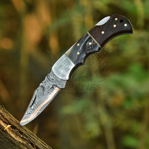 Couteau pliant haut de gamme fait main en acier Damas cuivré, avec verrouillage arrière, manche en bois de corne de cerf, pointe tombante, qualité industrielle - Fournitures UA - Product Image 1