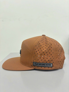 Casquette Snapback Adulte à 6 Panneaux Perforée au Laser, Tenue Sportive Dynamique, Fabriquée en Usine au Vietnam, Logo Brodé Personnalisé - Product Image 2