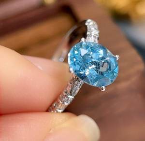 Bague artisanale Santa Maria en aquamarine pavée d'or blanc 18 carats, bijoux de luxe pour fiançailles et mariage, cadeau élégant pour femme - Product Image 5
