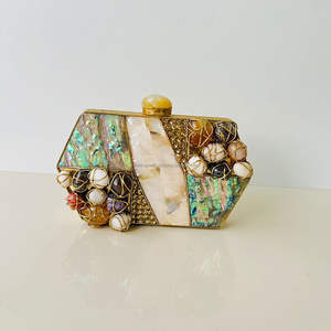 กระเป๋าคลัทช์ของผู้หญิงสุดหรูกระเป๋าถือสำหรับเจ้าสาวสำหรับงานแต่งงานงานแฮนด์เมดจากอินเดีย - Product Image 4