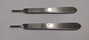 Mango de bisturí con escala #3 hecho de acero inoxidable de grado médico de alta calidad - Product Image 3