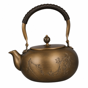 Théière traditionnelle chinoise en métal avec couvercle, texture martelée, design rond, poignée en métal pour le service du thé - Product Image 5